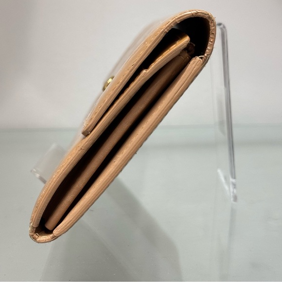 **SOLD**Louis Vuitton Vernis Sarah Wallet - Picture 5 of 13